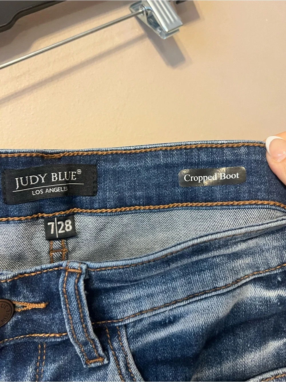 Judy Blue Medium Wash Cropped Wide-Leg Jeans - Picture 4 of 7